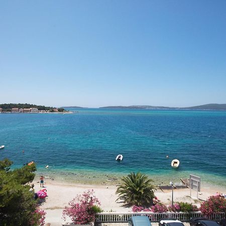 Family Friendly Seaside Apartments Brodarica, Sibenik - 15270 ภายนอก รูปภาพ