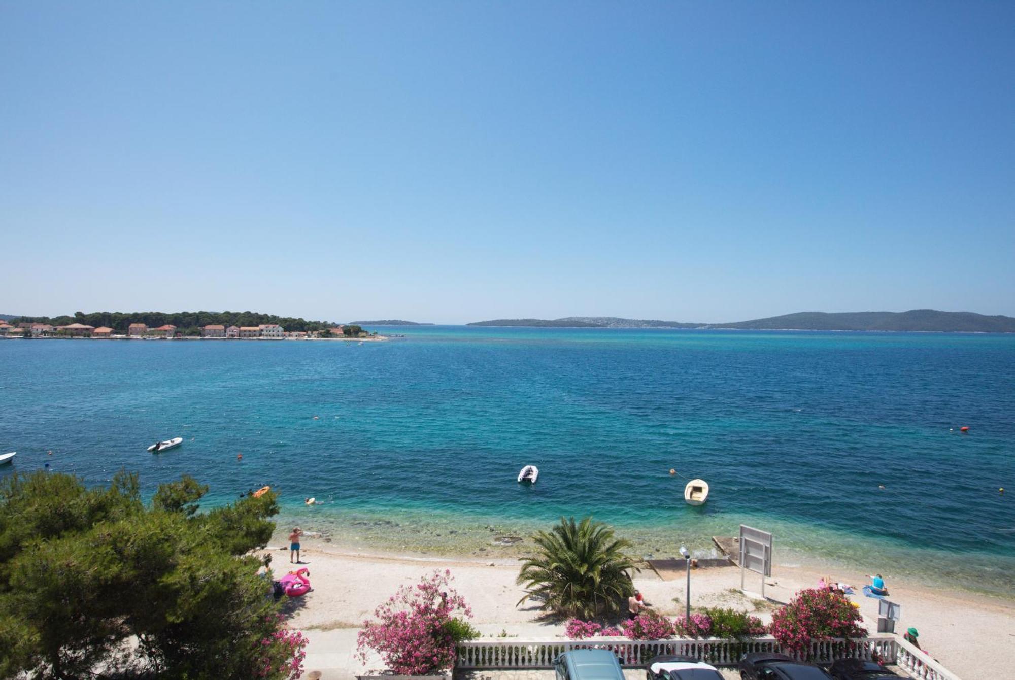 Family Friendly Seaside Apartments Brodarica, Sibenik - 15270 ภายนอก รูปภาพ