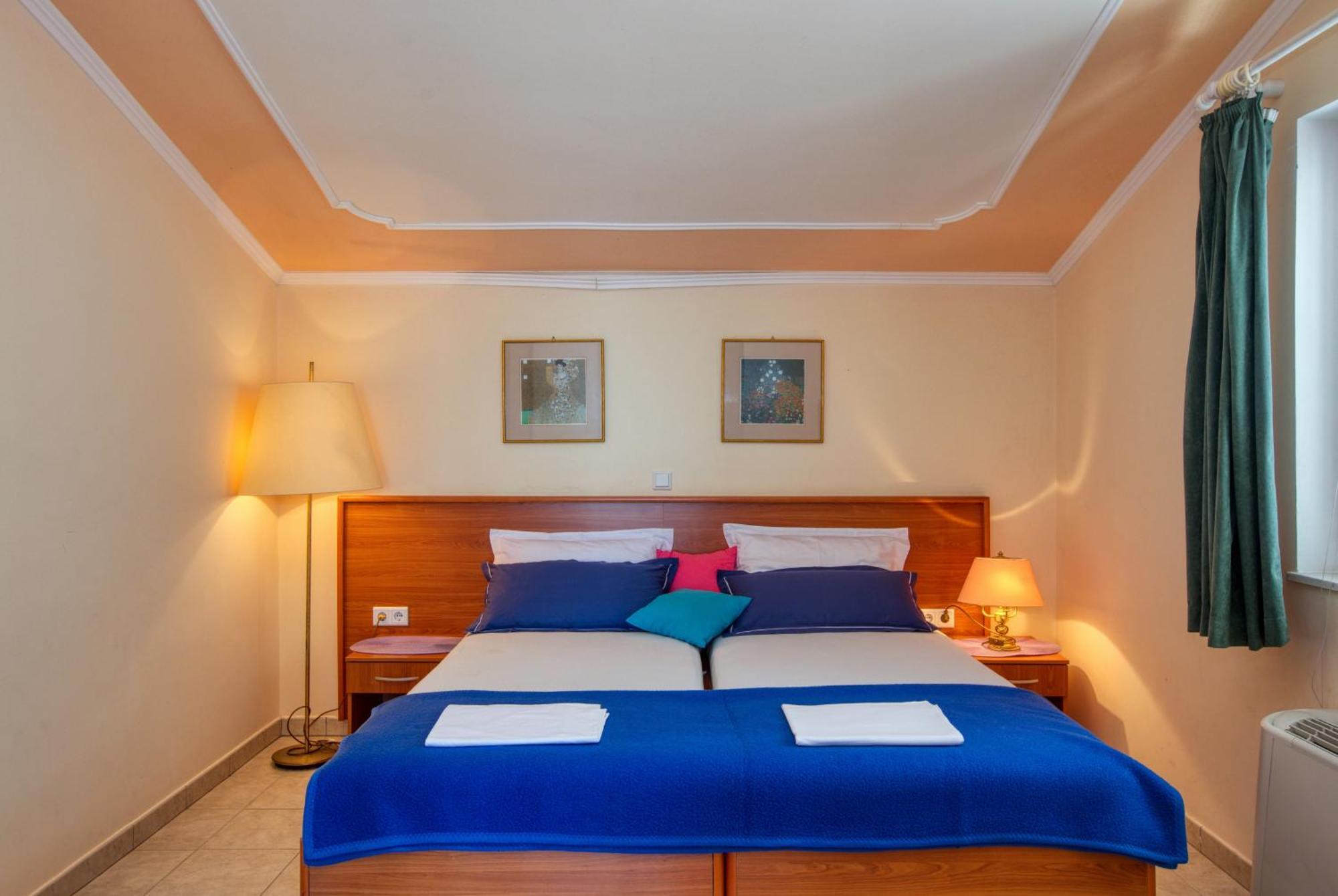 Family Friendly Seaside Apartments Brodarica, Sibenik - 15270 ห้อง รูปภาพ